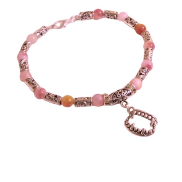 Vampire Teeth Red Stone Beaded Bracelet - Picture 4 of 6